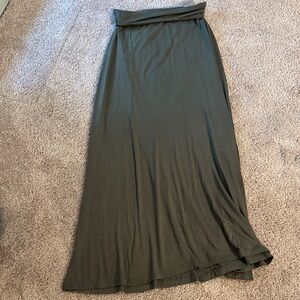 Bobeau Dark Green Maxi Skirt